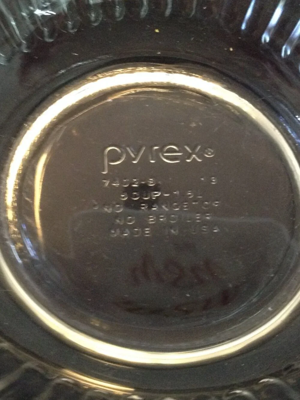 (2) Pyrex Mixing Bowls 1 Ribbed 1 Plain Iconic Quality Nostalgic Glass Cabincore